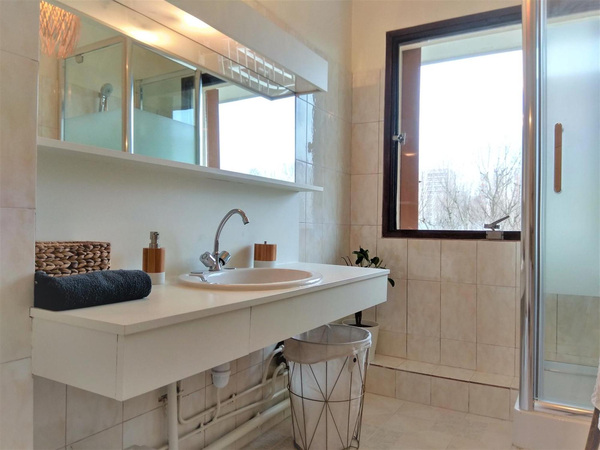 Budget Apart With Balcony And Great View Saint-Denis  Extérieur photo